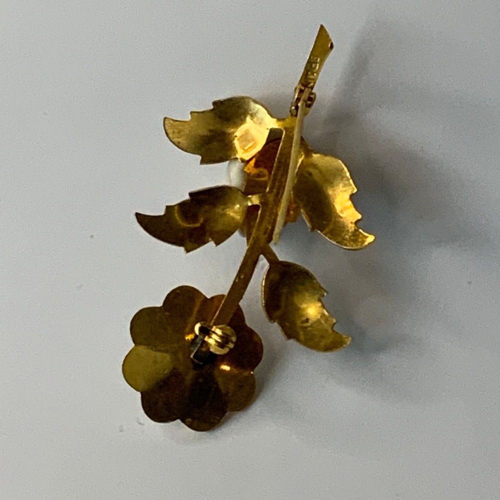Vintage Gold Tone Flower with pearl brooch made in Spain - Picture 5 of 6